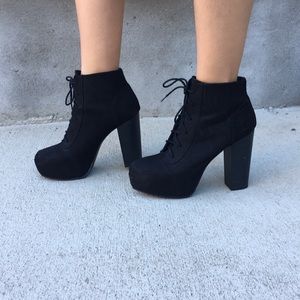 SOLD 🚫 H&M Platform Booties